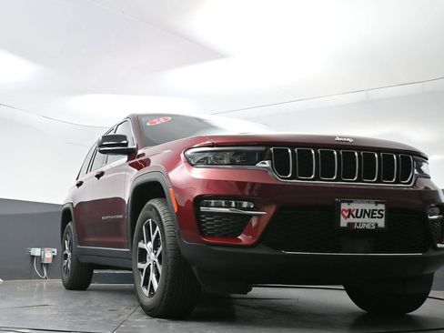 Used 2024 Jeep Grand Cherokee Limited AWD/4WD image 25
