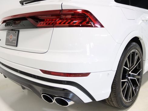 Used 2023 Audi SQ8 Prestige image 10