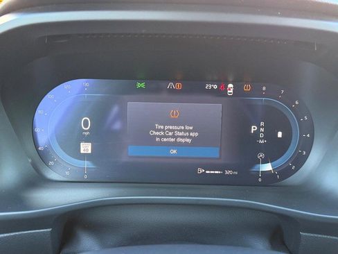 Certified 2025 Volvo XC40 B5 Plus image 20