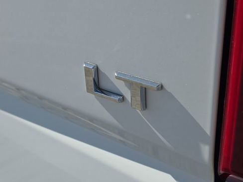 Used 2023 Chevrolet Silverado 1500 LT AWD/4WD image 12