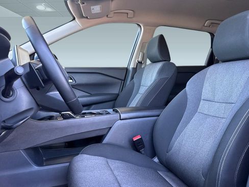 Used 2025 Nissan Rogue SV AWD/4WD image 5