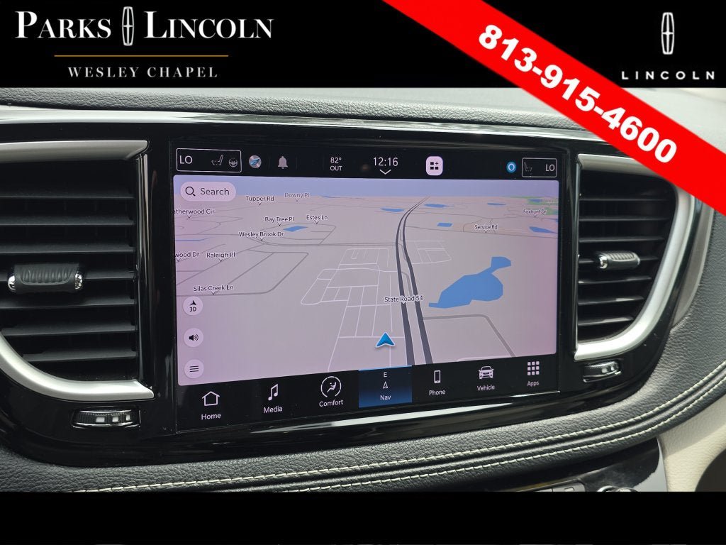 Used 2021 Chrysler Pacifica Touring-L w/ Uconnect Theater Family Group FWD image 21