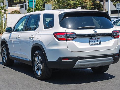 Used 2025 Honda Pilot EX-L image 7