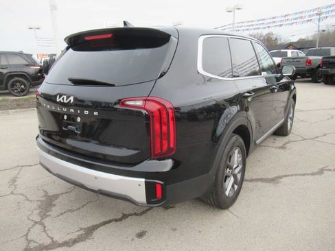 Used 2024 Kia Telluride LX image 7