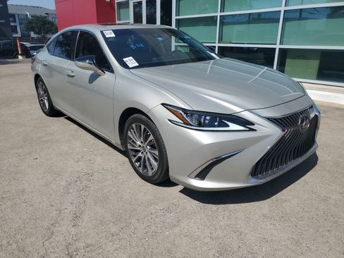 Used 2020 Lexus ES 350 w/ Premium Package FWD image 9