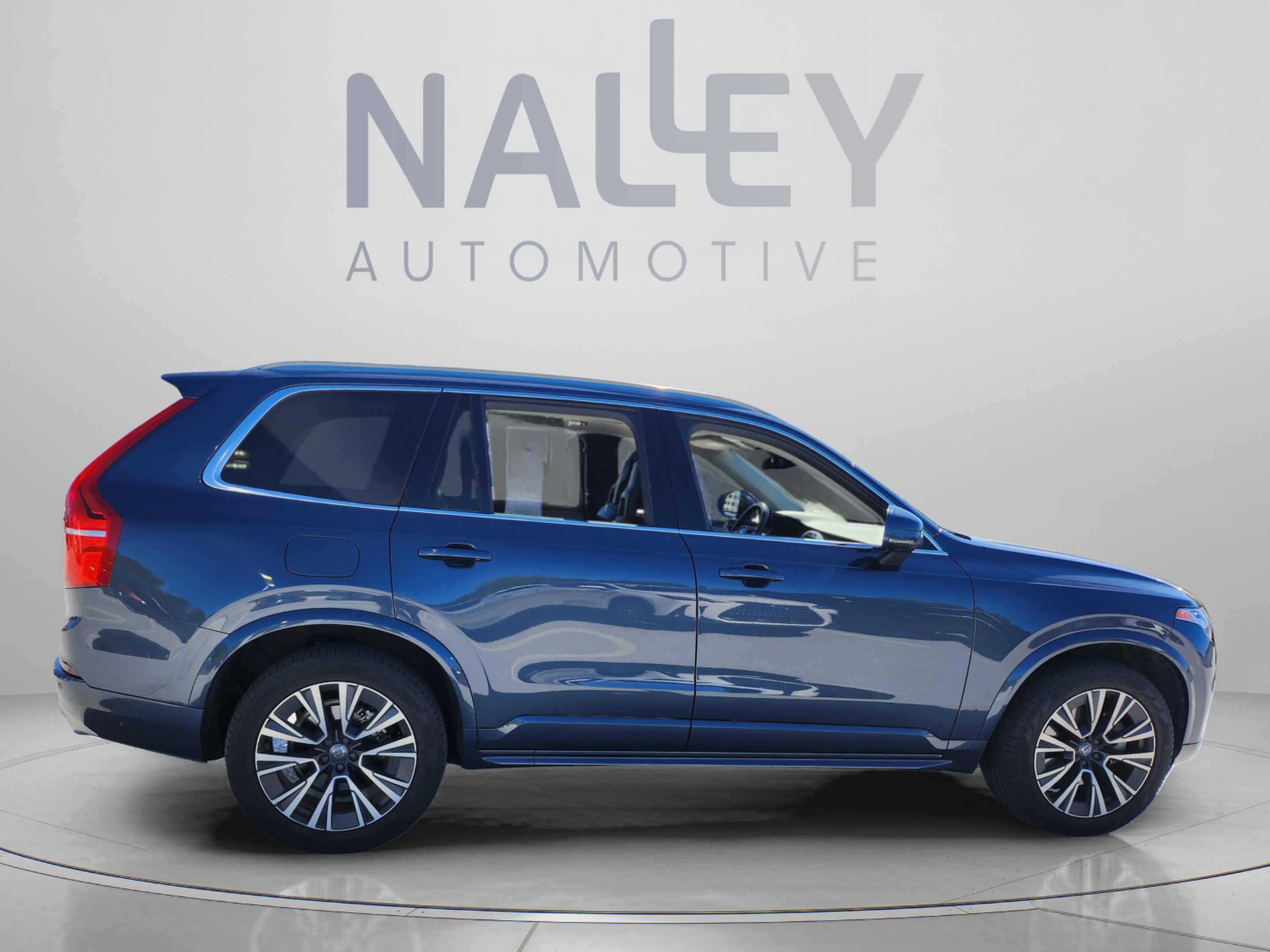 Used 2021 Volvo XC90 T5 Momentum w/ Climate Package FWD image 5