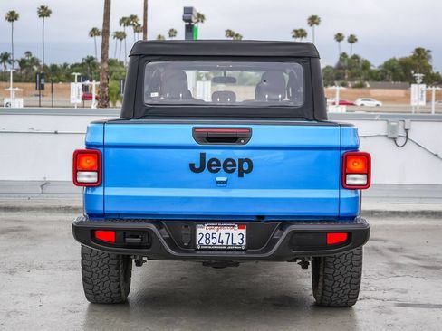 Used 2022 Jeep Gladiator Sport AWD/4WD image 9