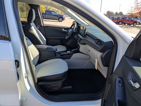 New 2026 Ford Escape Platinum w/ Premium Technology Package image 37