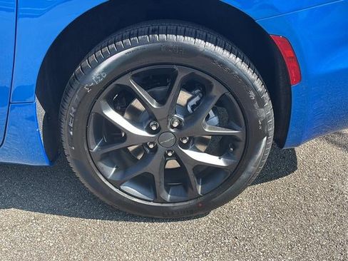 New 2027 Chrysler Pacifica Select AWD/4WD image 9