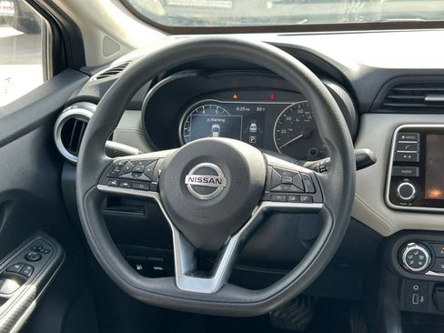 Used 2020 Nissan Versa SV FWD image 33