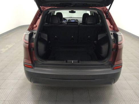 Used 2020 Jeep Cherokee Latitude Plus w/ Comfort/Convenience Group FWD image 29