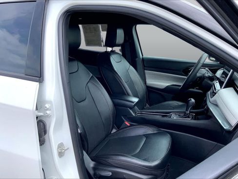 Used 2023 Jeep Compass Limited AWD/4WD image 9