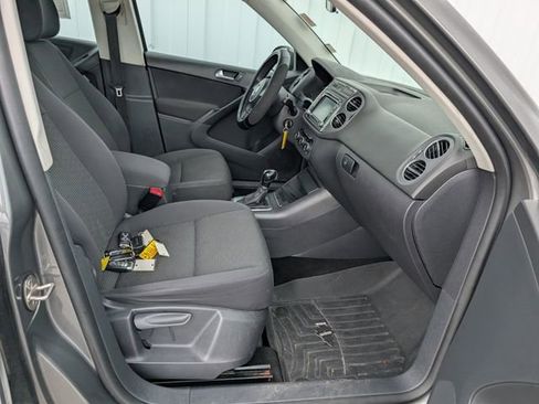 Used 2012 Volkswagen Tiguan S image 18