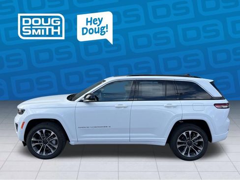 New 2025 Jeep Grand Cherokee Overland w/ Trailer Tow Package AWD/4WD image 3