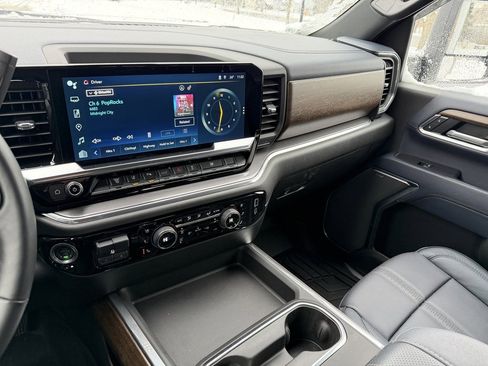 Used 2025 Chevrolet Silverado 3500 High Country w/ High Country Premium Package image 12