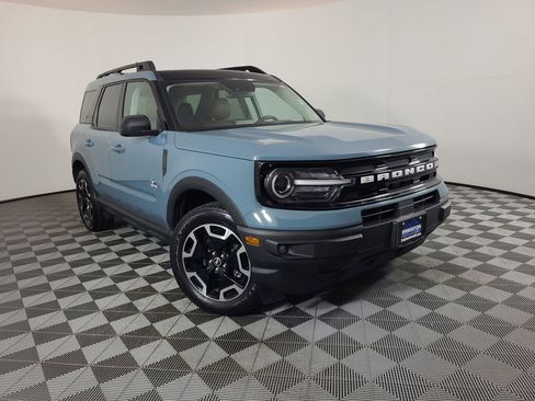 Used 2023 Ford Bronco Sport Outer Banks w/ Tech Package AWD/4WD image 1