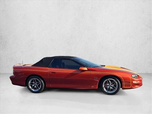 Used 2001 Chevrolet Camaro Z28 w/ SS Performance/Appearance Pkg RWD image 4