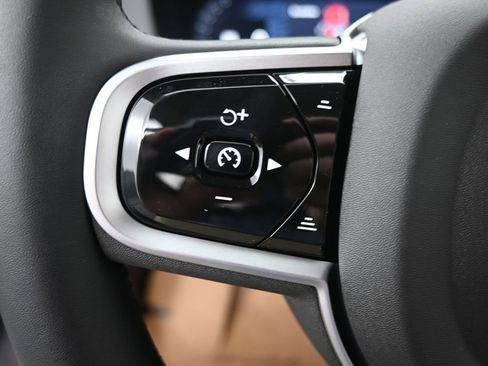New 2026 Volvo XC60 B5 Plus w/ Protection Package Premier AWD/4WD image 17