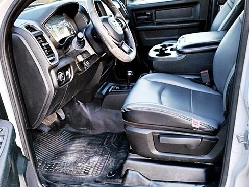 Used 2021 RAM 2500 Tradesman w/ Chrome Appearance Group image 13