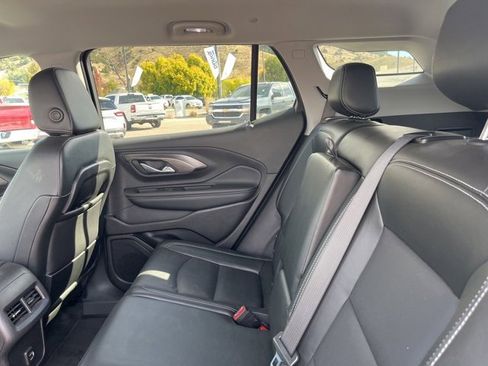 Used 2024 GMC Terrain SLT image 17