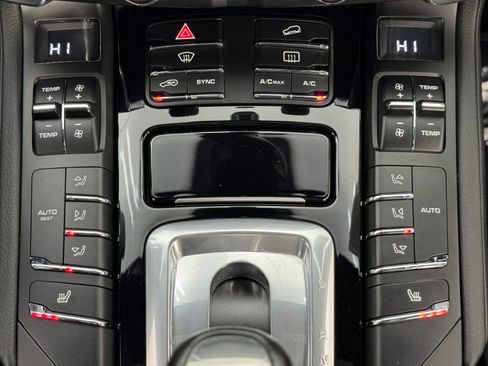 Used 2014 Porsche Cayenne image 27