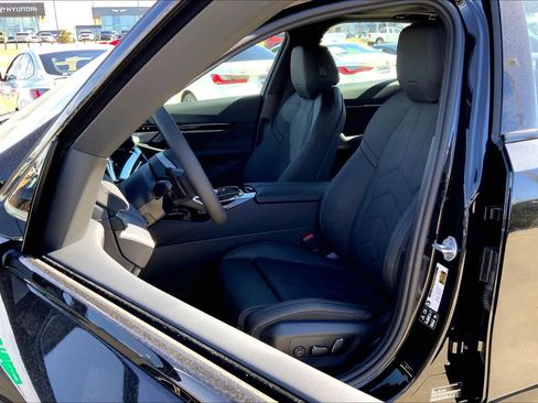 New 2026 BMW 530i xDrive 530i xDrive w/ M Sport Package image 9