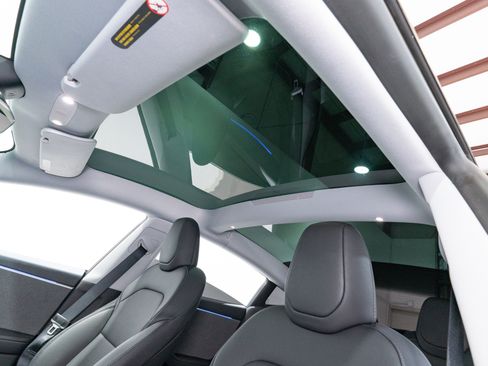 Used 2025 Tesla Model 3 Long Range RWD image 13