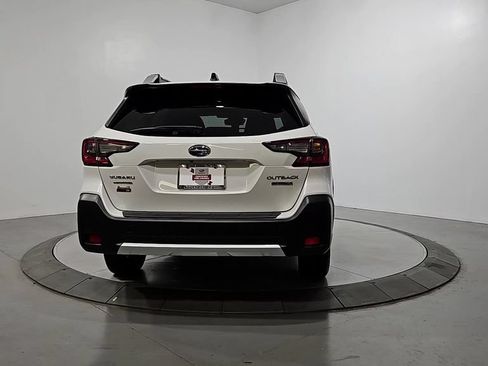 Certified 2025 Subaru Outback Touring AWD/4WD image 5