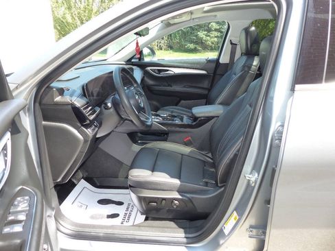 Used 2025 Buick Envision Avenir AWD/4WD image 25