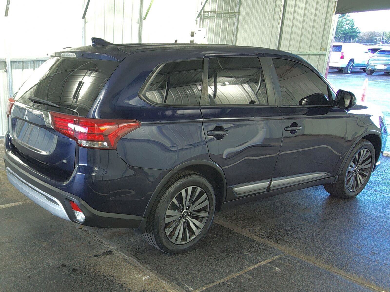 Used 2020 Mitsubishi Outlander FWD image 4