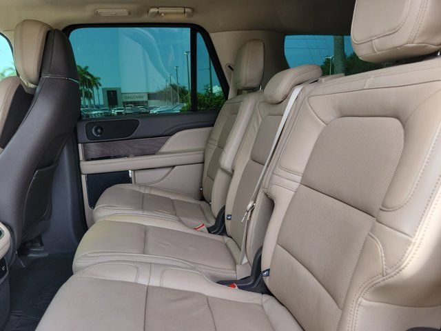 Certified 2024 Lincoln Navigator Reserve AWD/4WD image 16