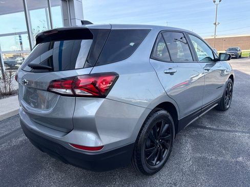 Used 2024 Chevrolet Equinox LS w/ LS Convenience Package image 3