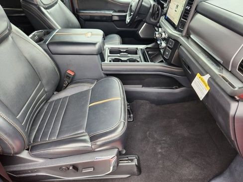 Used 2024 Ford F250 Platinum w/ FX4 Off-Road Package image 13