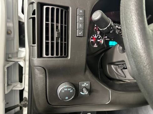 Used 2024 Chevrolet Express 2500 image 18
