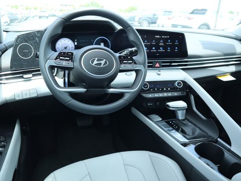 New 2026 Hyundai Elantra Limited FWD image 2