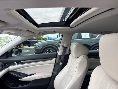 Used 2020 Honda Accord Touring image 11