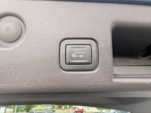 Used 2024 Chevrolet Equinox LT FWD image 20
