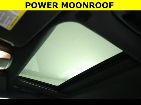 Used 2023 Dodge Charger SXT w/ Blacktop Package image 2