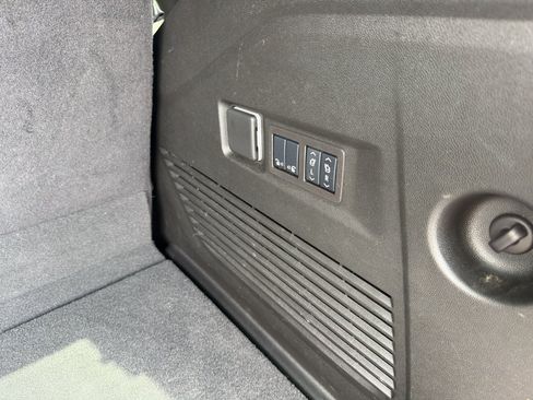 Used 2024 GMC Yukon Denali AWD/4WD image 29