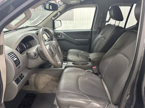 Used 2013 Nissan Frontier SL image 24