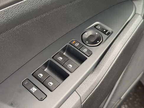 New 2026 Kia Sportage LX FWD image 19