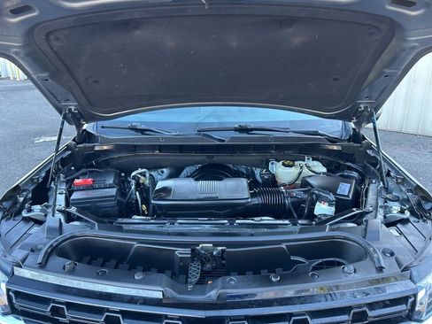 Used 2021 Chevrolet Suburban LS image 11