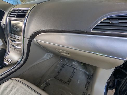 Used 2013 Lincoln MKX Sport Utility 4D image 14