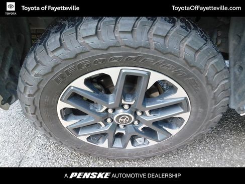 Used 2023 Toyota Tundra Limited AWD/4WD image 9