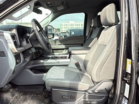 Used 2024 Ford F250 XLT w/ FX4 Off-Road Package image 4