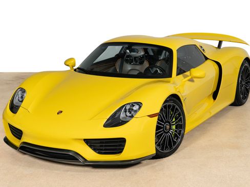 Used 2015 Porsche 918 Spyder AWD/4WD image 26