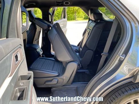 Used 2025 Ford Explorer ST-Line w/ ST-Line Street Pack AWD/4WD image 40