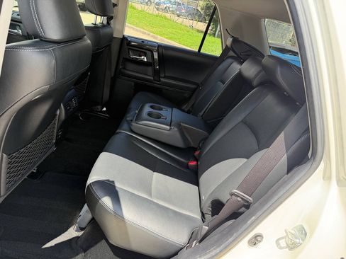 Used 2019 Toyota 4Runner Limited AWD/4WD image 39