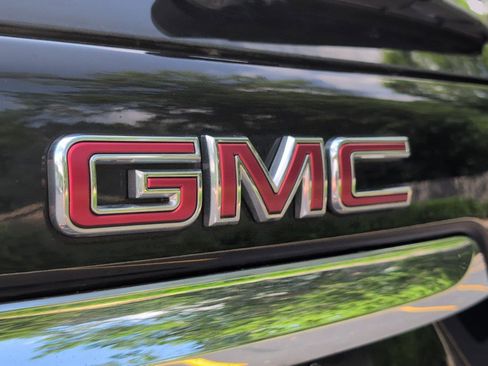 Used 2023 GMC Terrain SLT FWD image 35