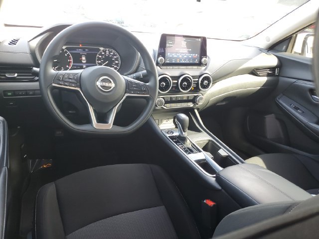 Certified 2025 Nissan Sentra SV FWD image 9